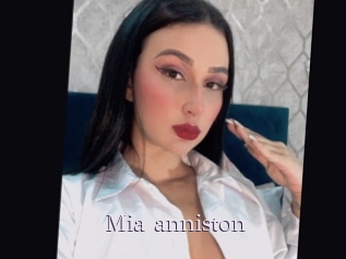 Mia_anniston